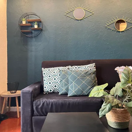Vieil Apartment *