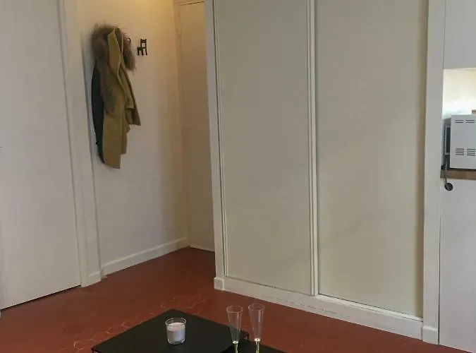 Vieil * Αντίμπ